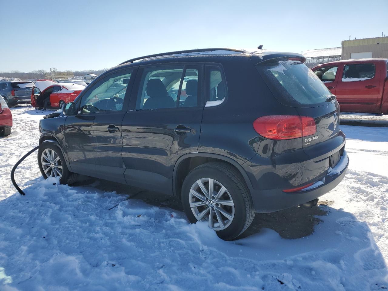 2017 Volkswagen Tiguan - Image 2