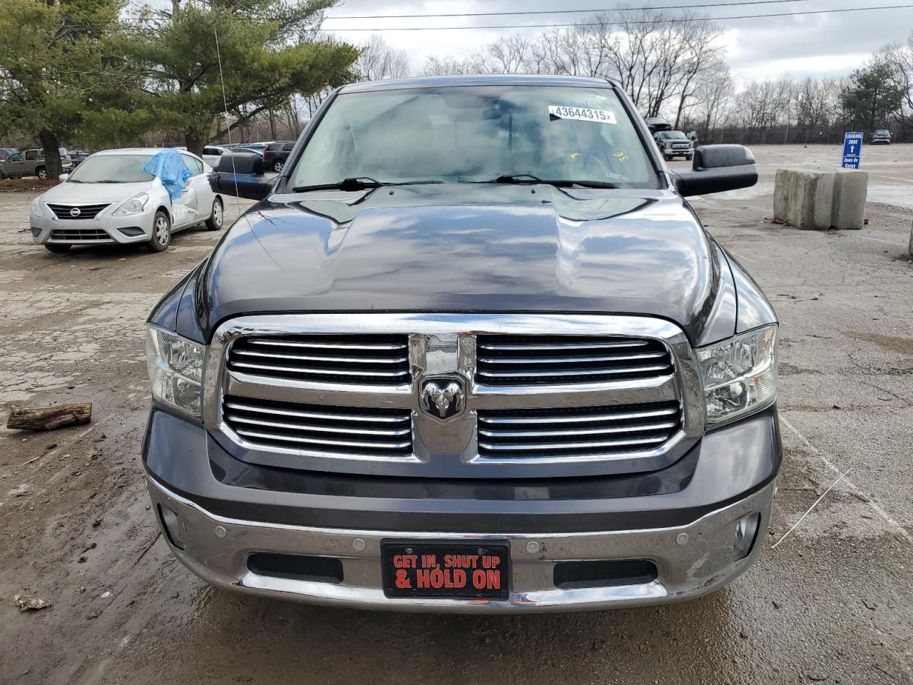 2016 RAM 1500 - Image 5