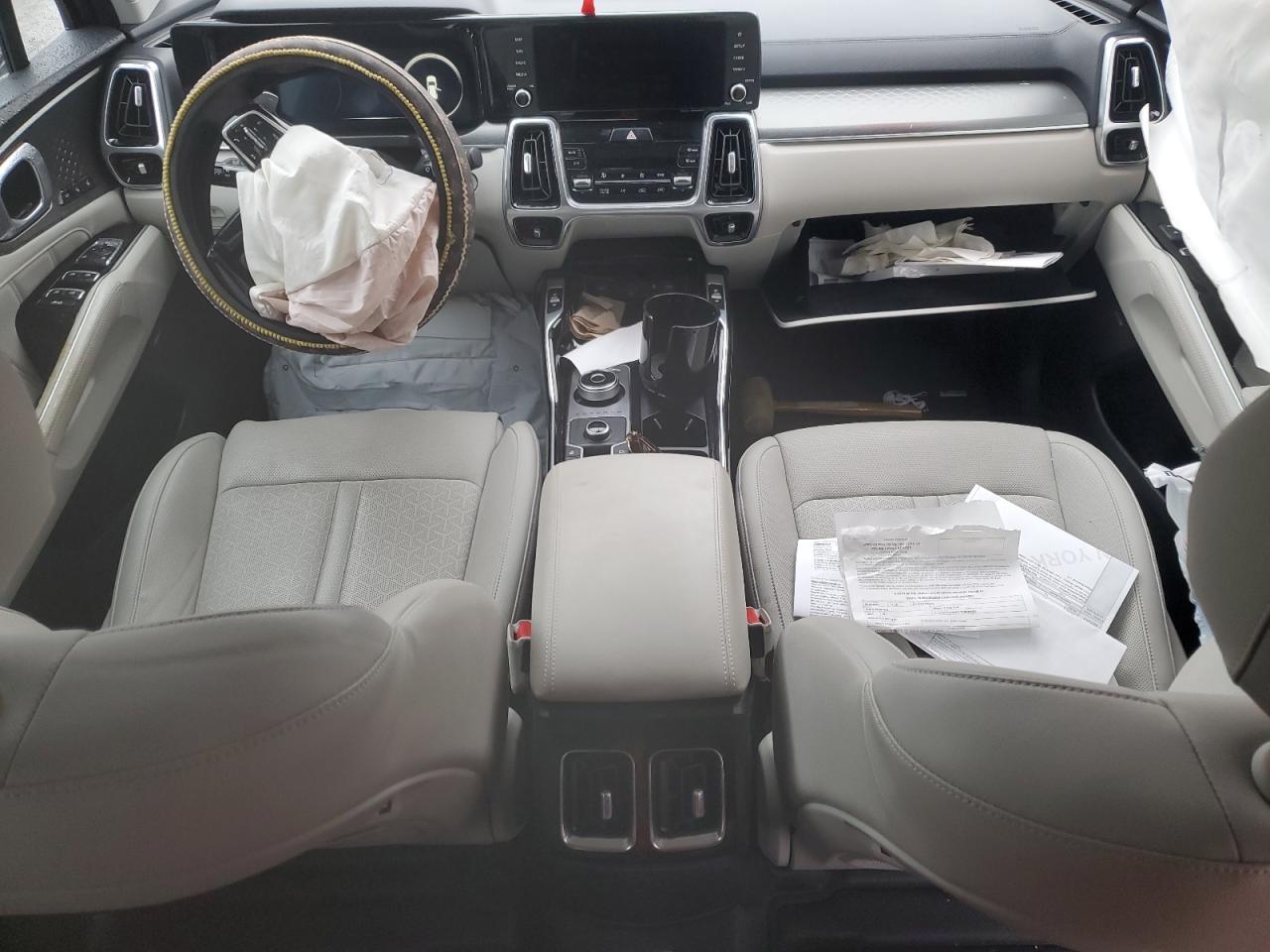 2023 Kia Sorento - Image 8