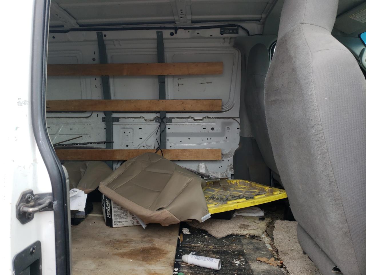 2013 Ford Econoline - Image 11