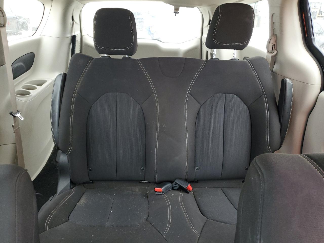 2020 Chrysler Voyager - Image 10