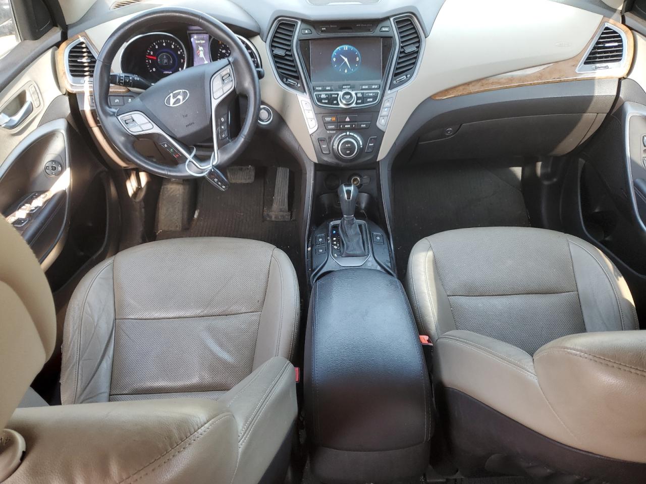 2015 Hyundai Santa Fe - Image 8