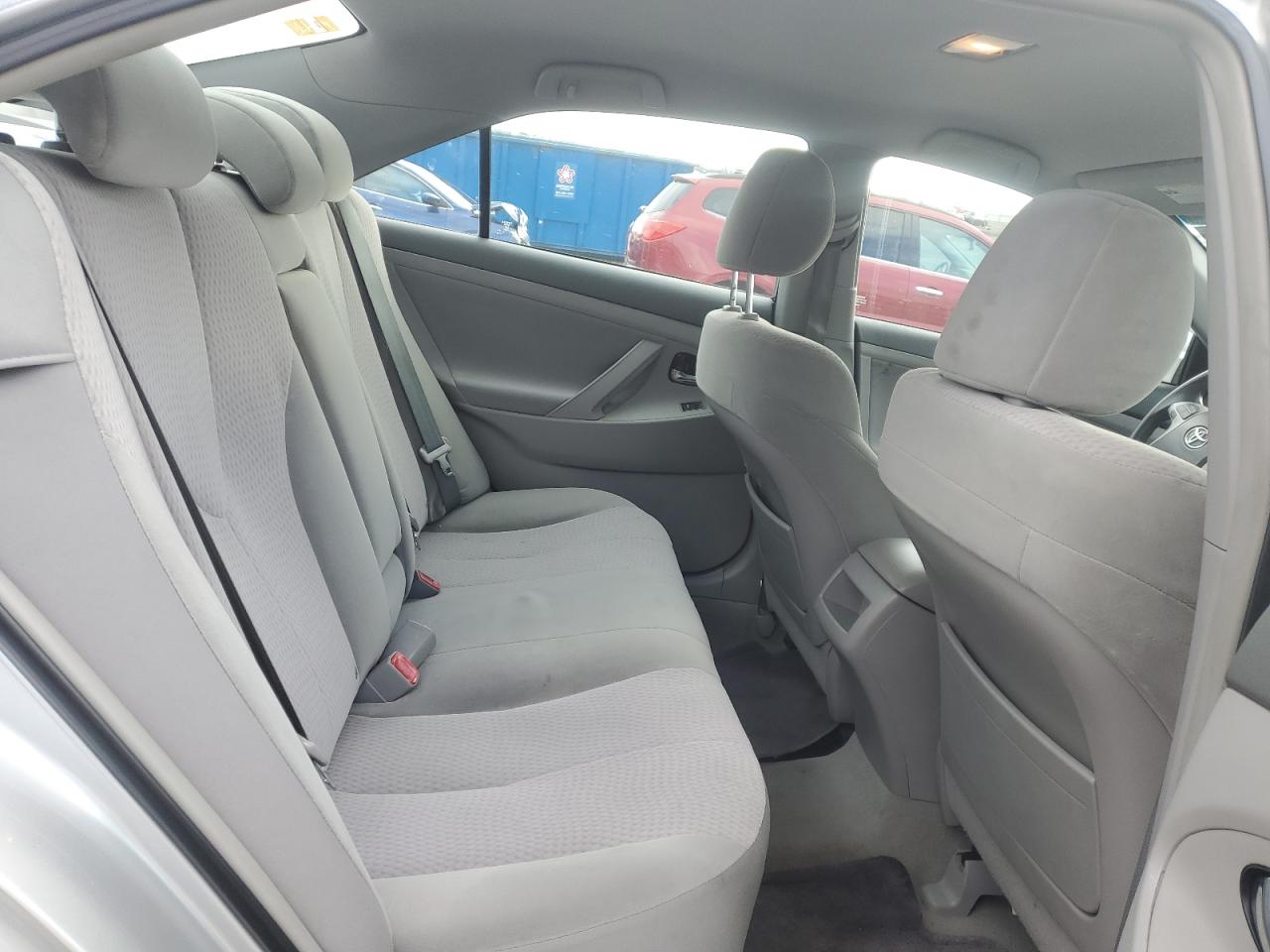 2010 Toyota Camry - Image 10