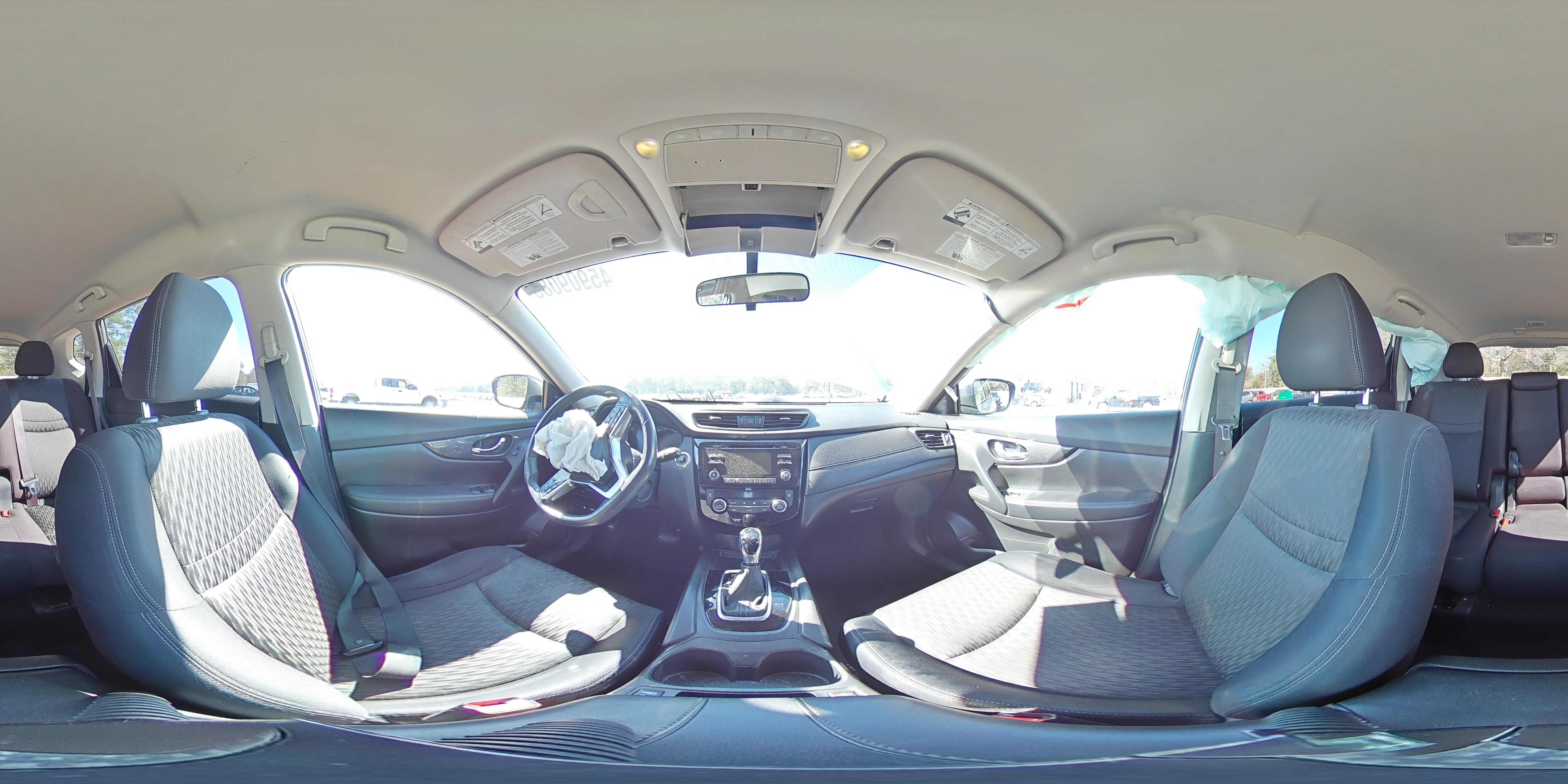 2017 Nissan Rogue - Image 16
