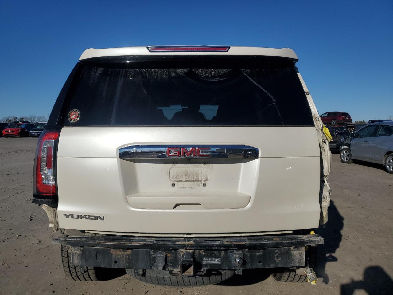 2015 GMC Yukon - Image 6