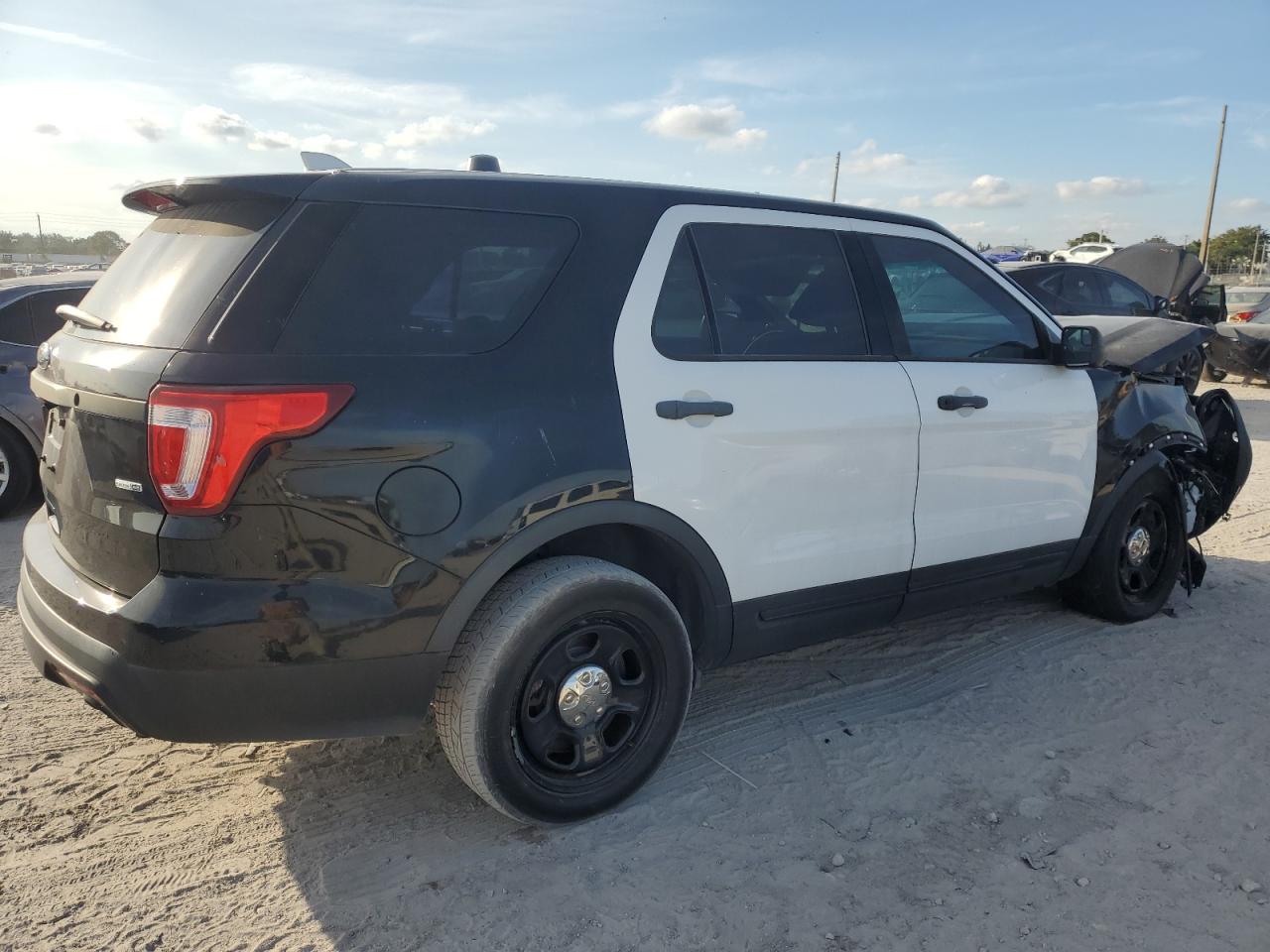 2017 Ford Explorer - Image 3