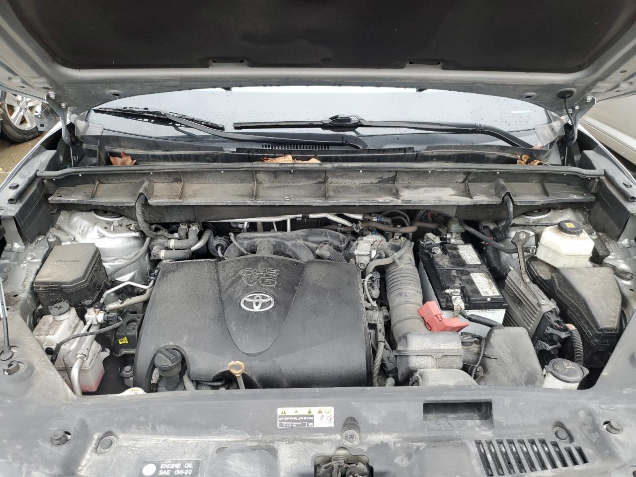 2021 Toyota Highlander - Image 13