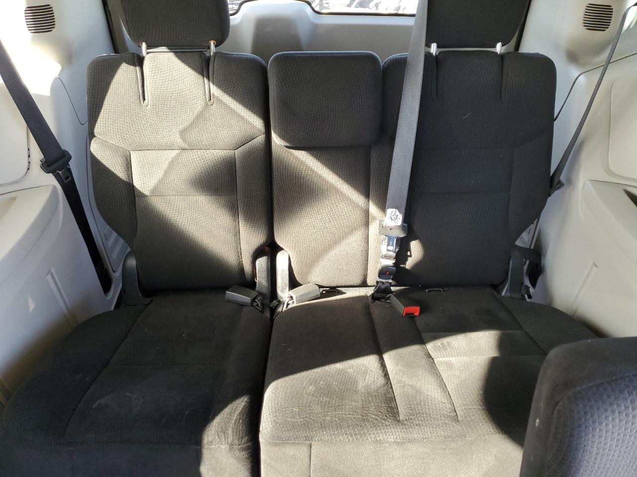 2015 Dodge Caravan - Image 10