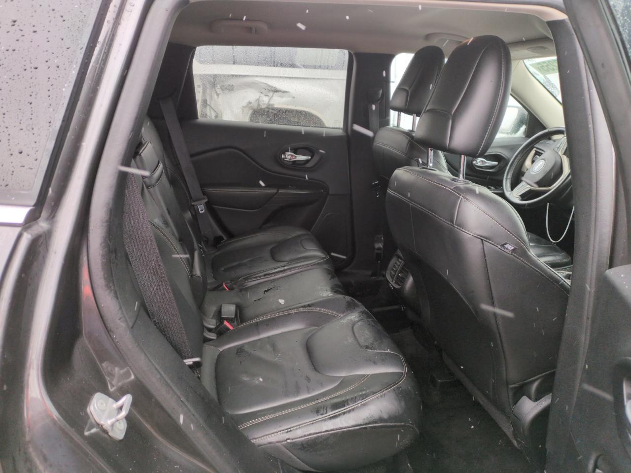 2015 Jeep Grand Cherokee - Image 10