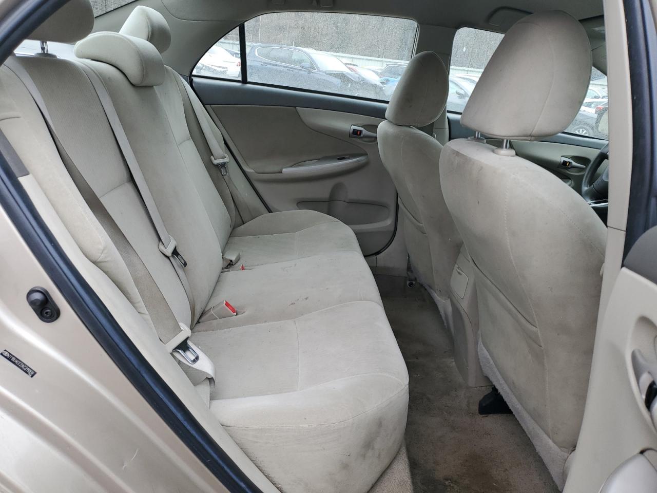 2010 Toyota Corolla - Image 10