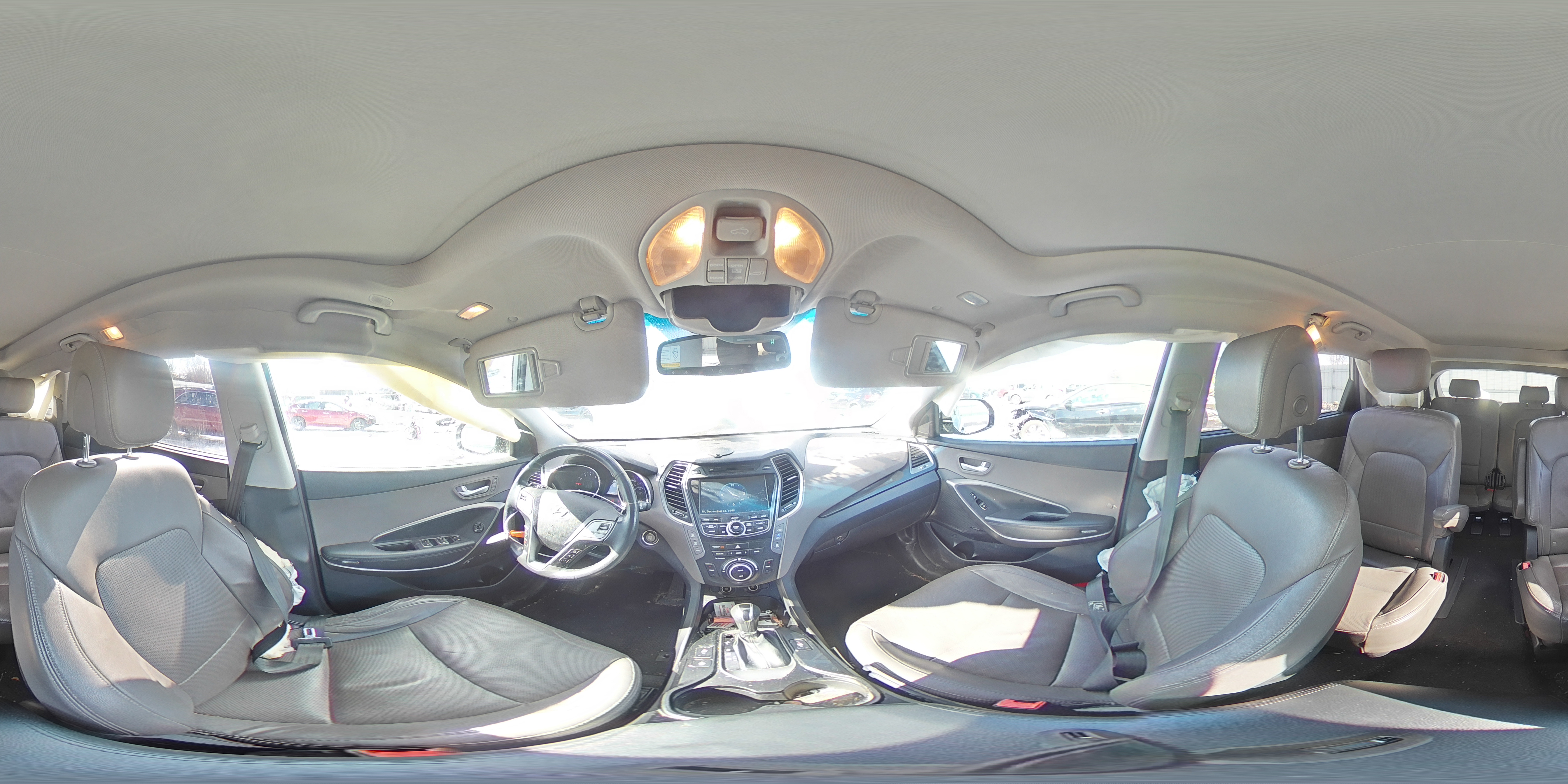 2015 Hyundai Santa Fe - Image 13