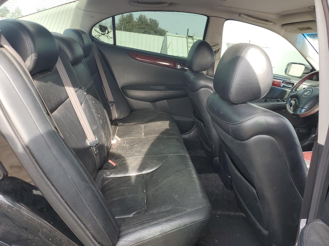 2002 Lexus ES - Image 10
