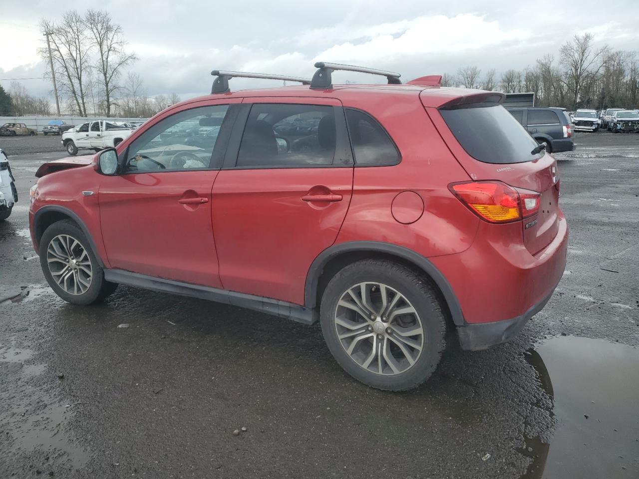 2017 Mitsubishi Outlander - Image 2