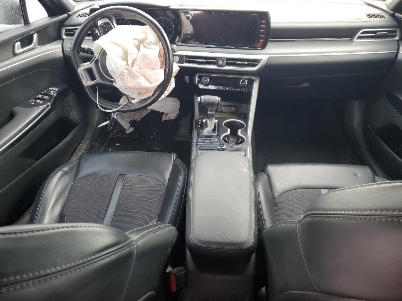 2023 Kia K5 - Image 8