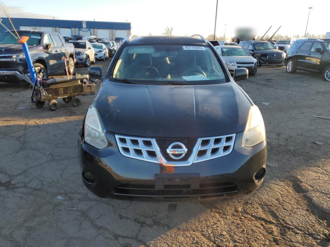 2012 Nissan Rogue - Image 5
