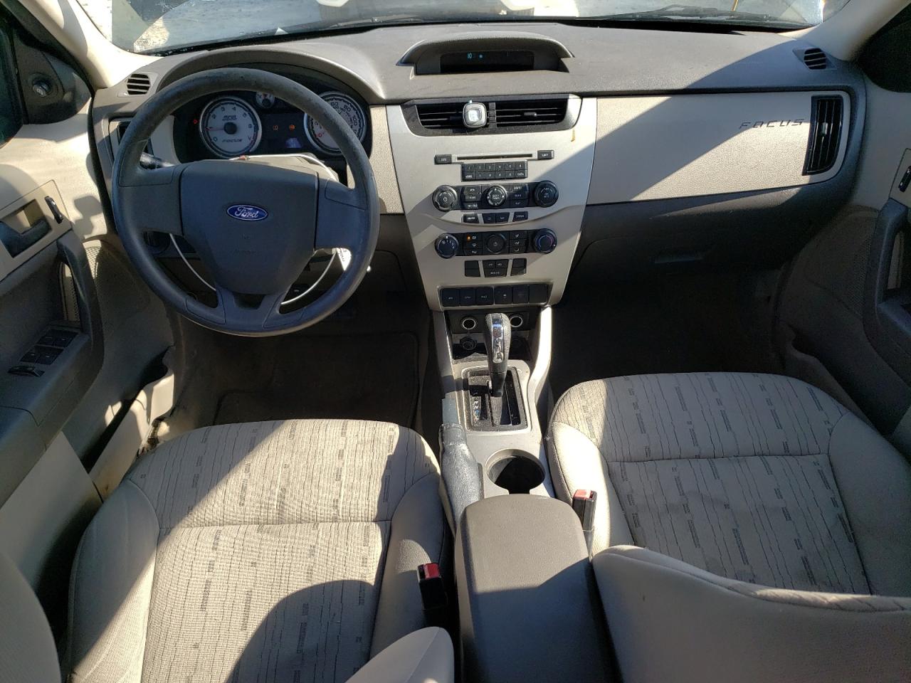 2010 Ford Focus - Image 8