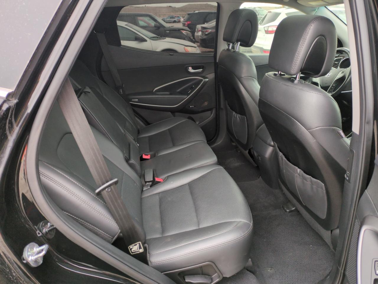 2017 Hyundai Santa Fe - Image 11