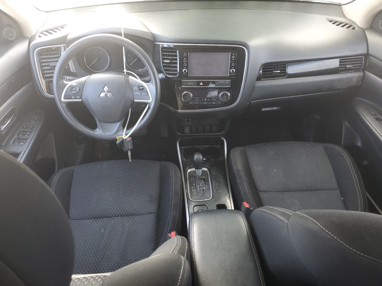 2019 Mitsubishi Outlander - Image 8