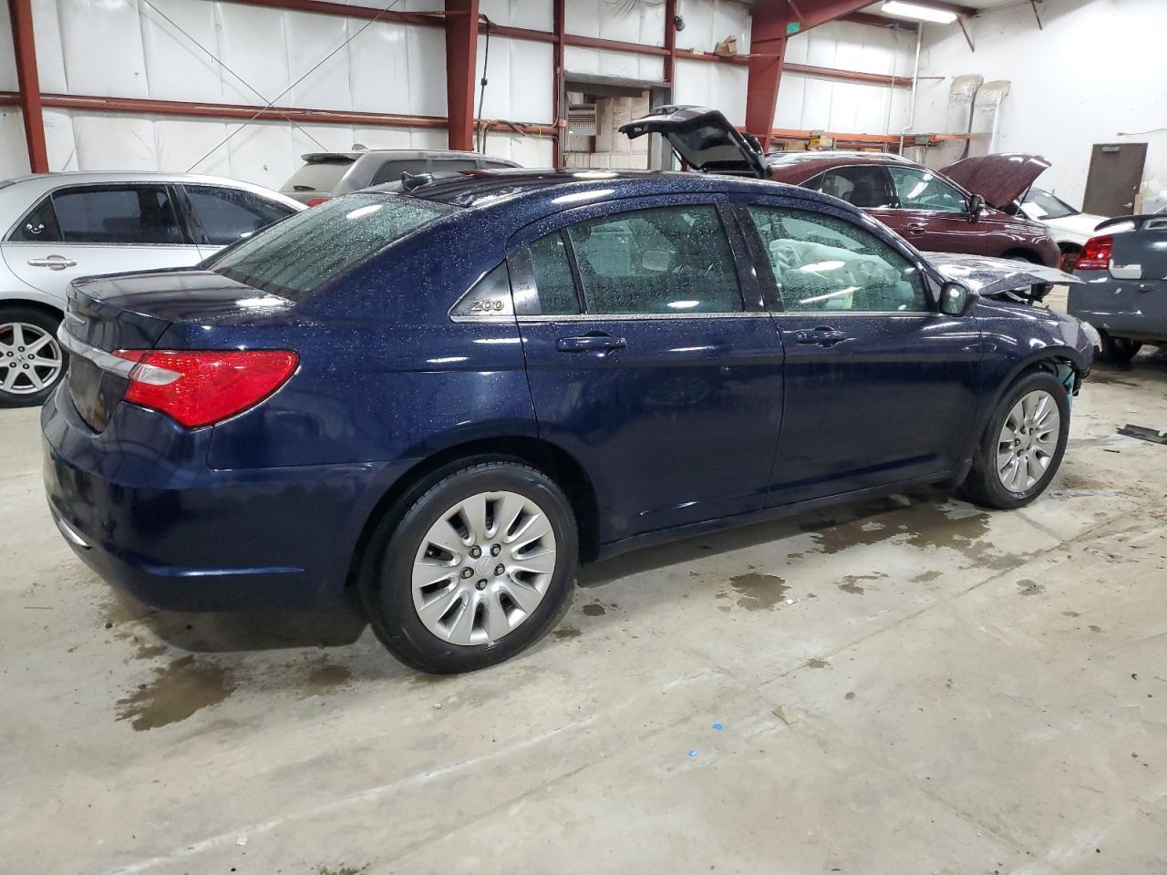 2013 Chrysler 200 - Image 3