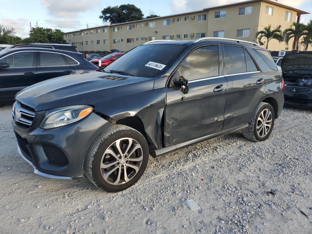2016 Mercedes-Benz GLE - Image 1