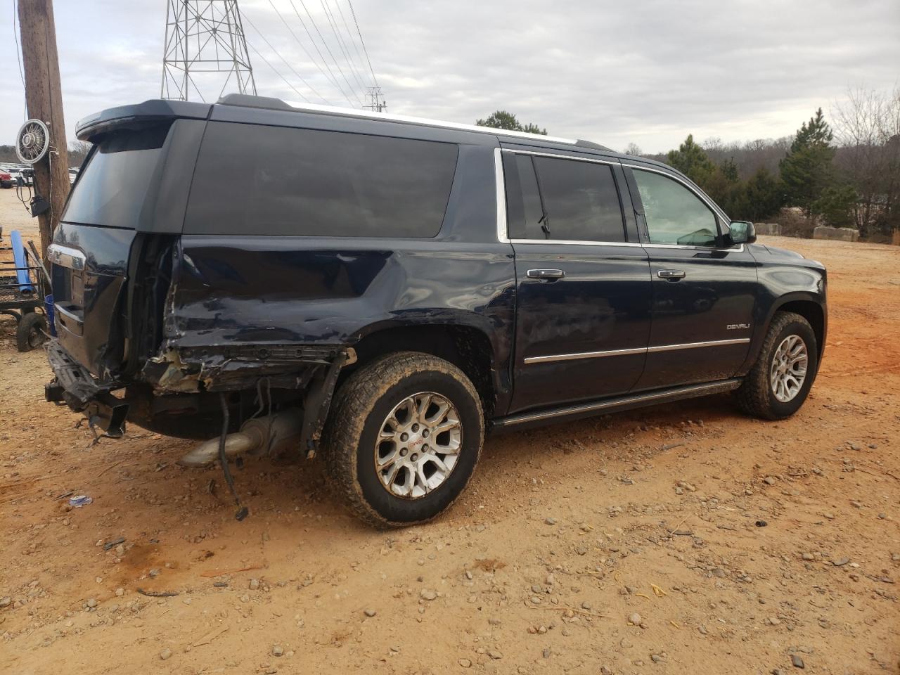 2017 GMC Yukon - Image 3