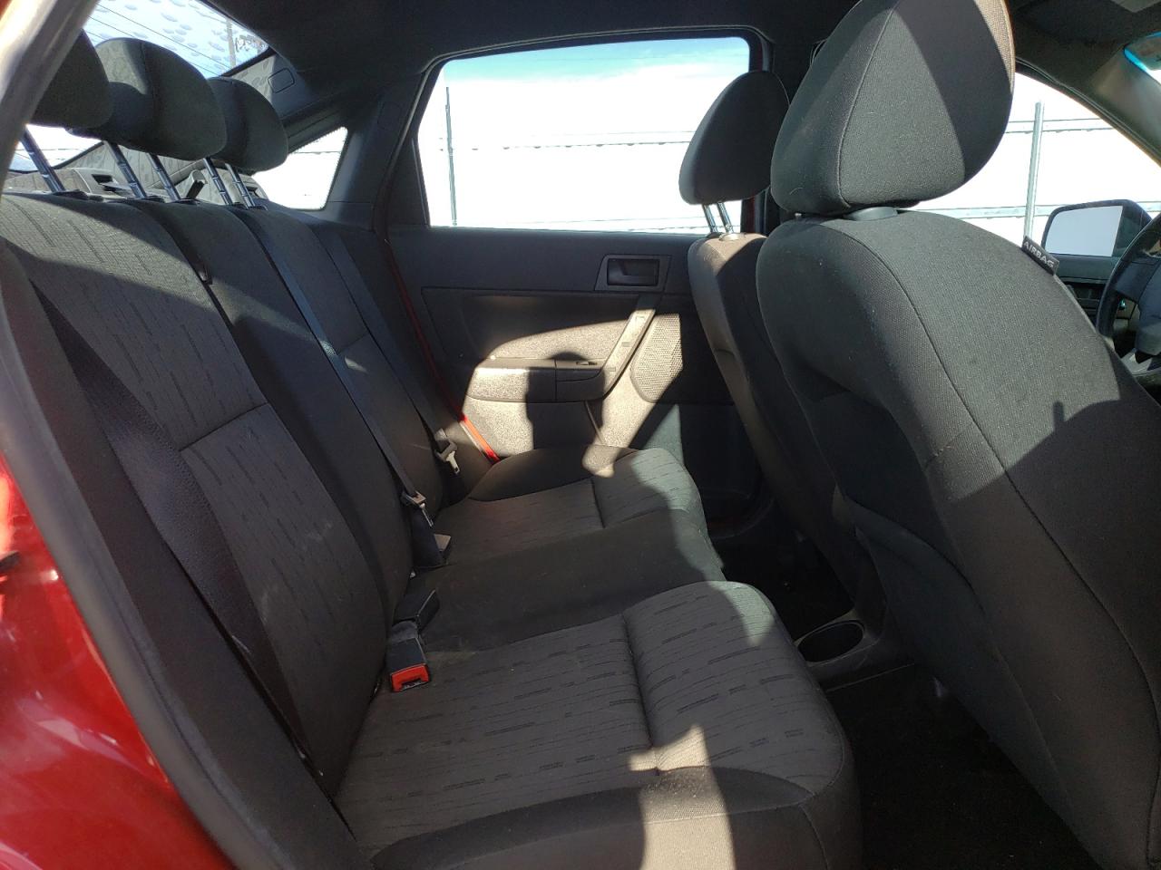 2010 Ford Focus - Image 10