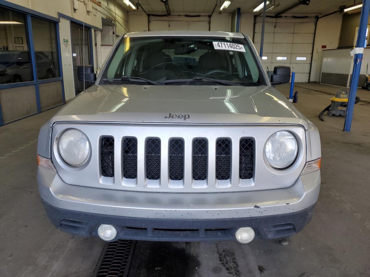 2014 Jeep Liberty (Patriot) - Image 5
