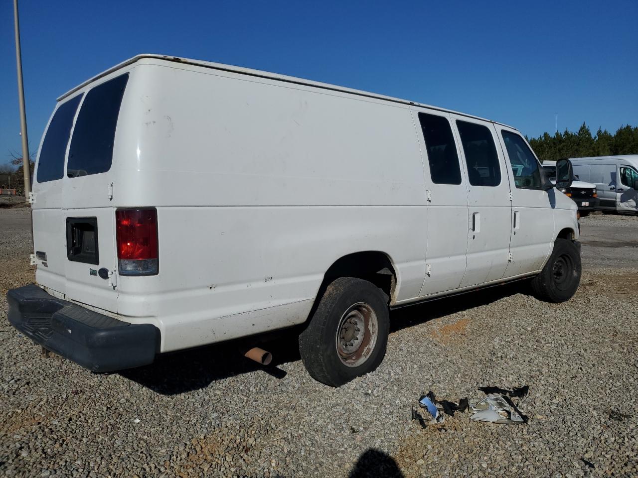 2011 Ford Econoline - Image 3