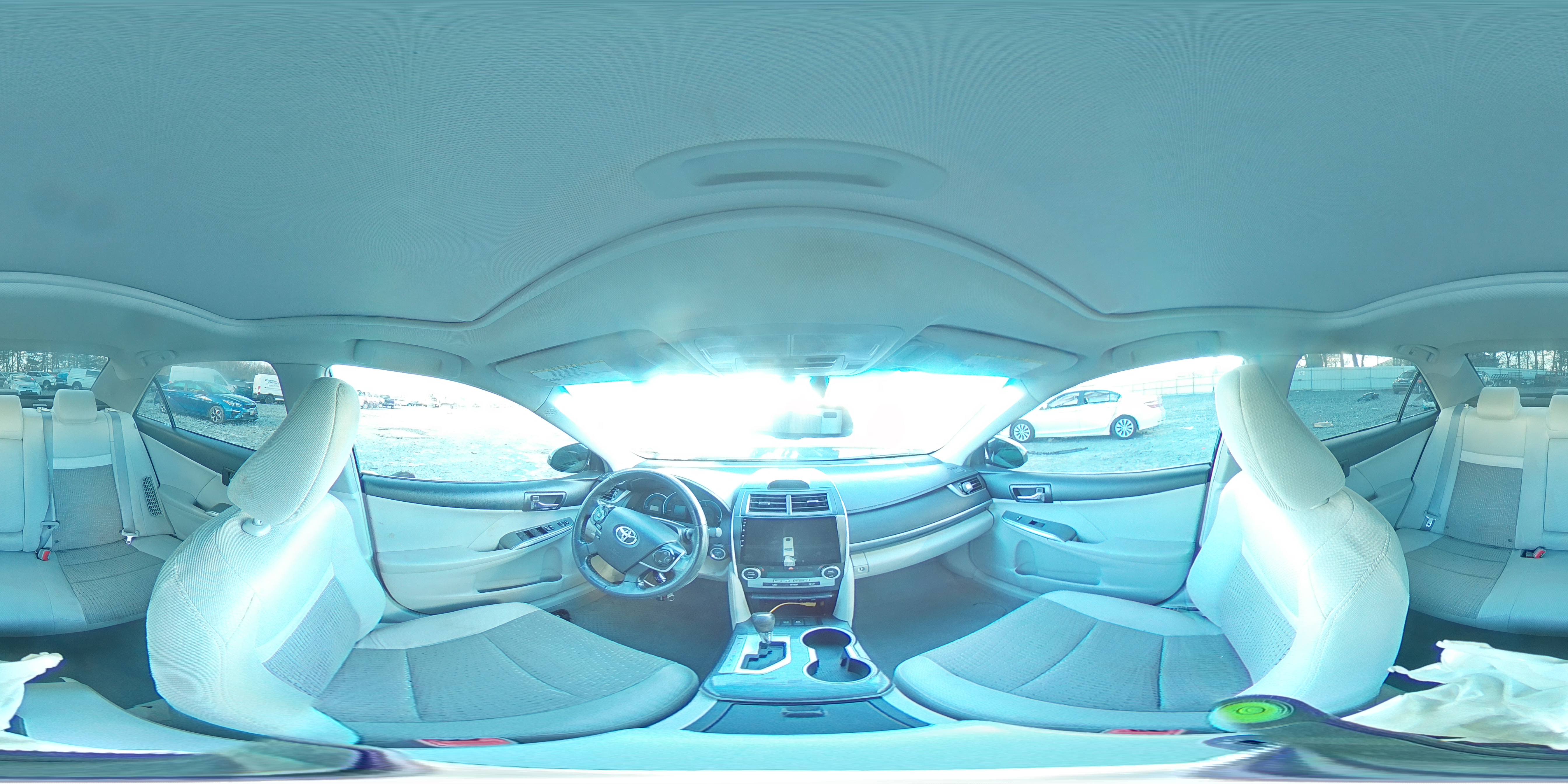 2014 Toyota Camry - Image 13