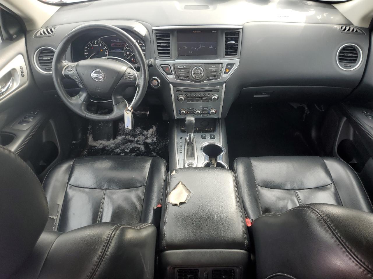 2017 Nissan Pathfinder - Image 8