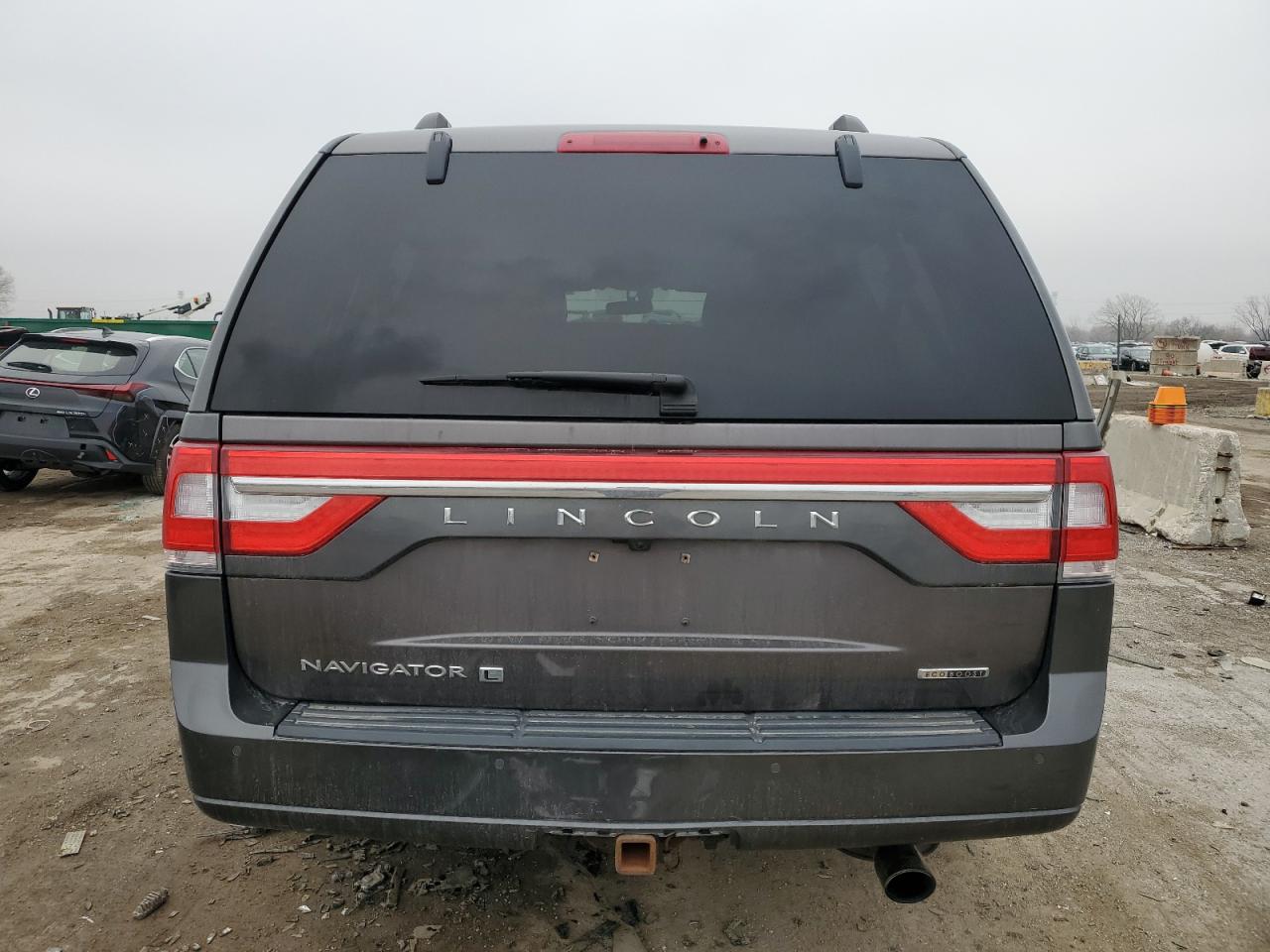 2015 Lincoln Navigator - Image 6