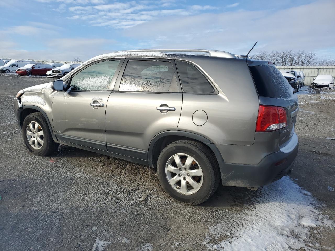 2011 Kia Sorento - Image 2