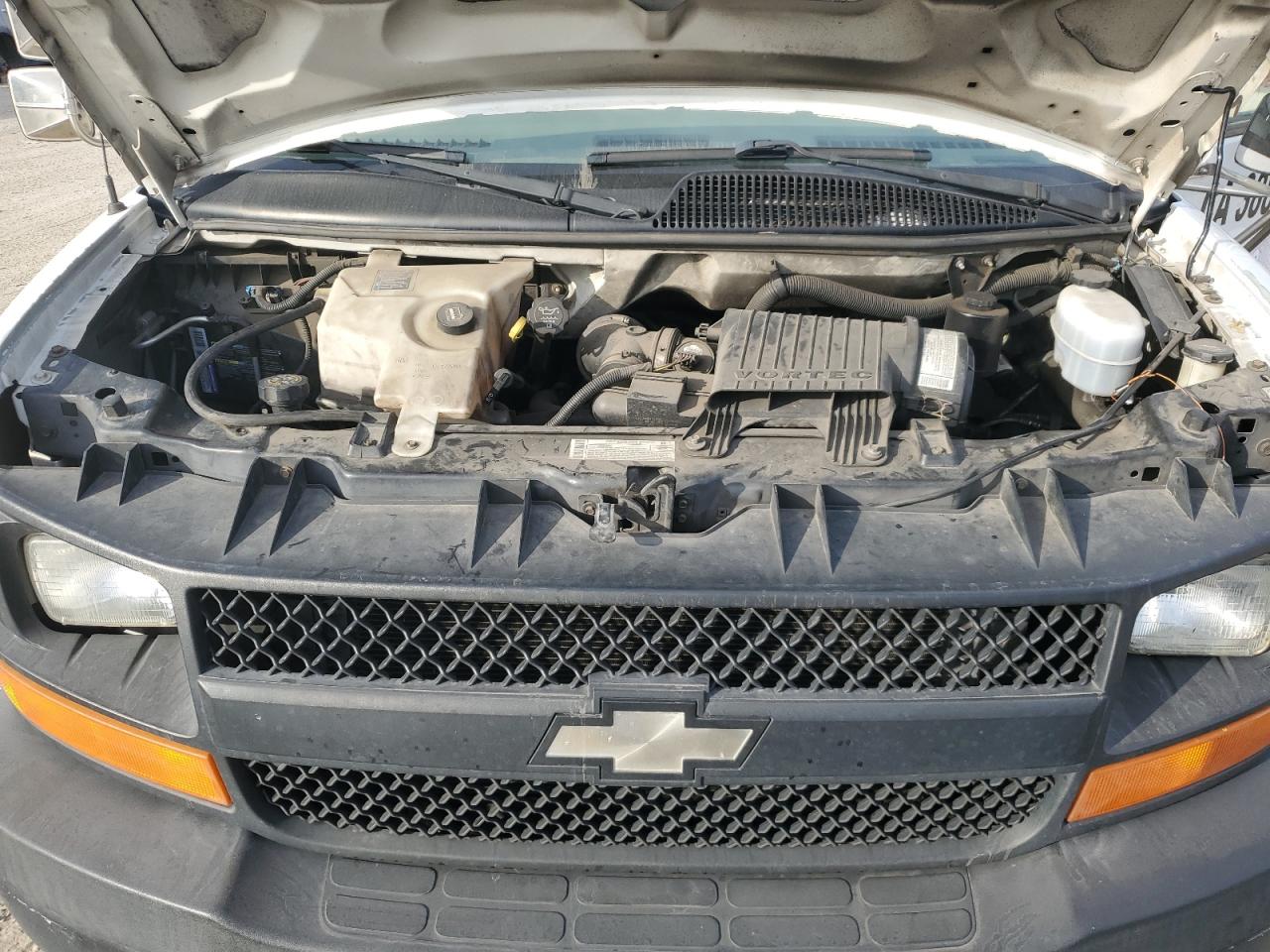 2005 Chevrolet Express G3500 VIN: 1GBJG31U851180918 Lot: 43943465