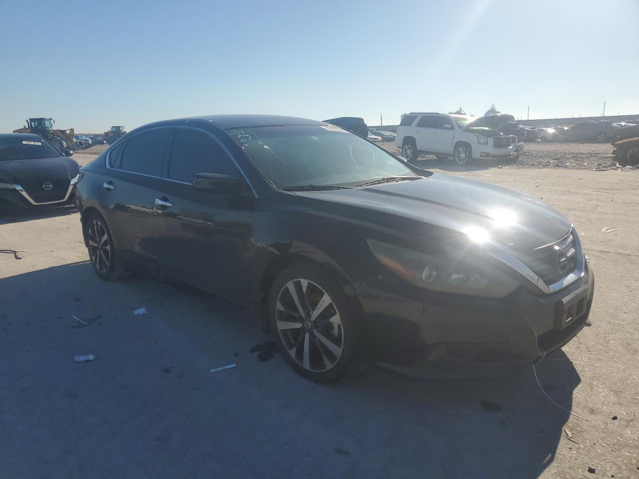 2017 Nissan Altima - Image 4