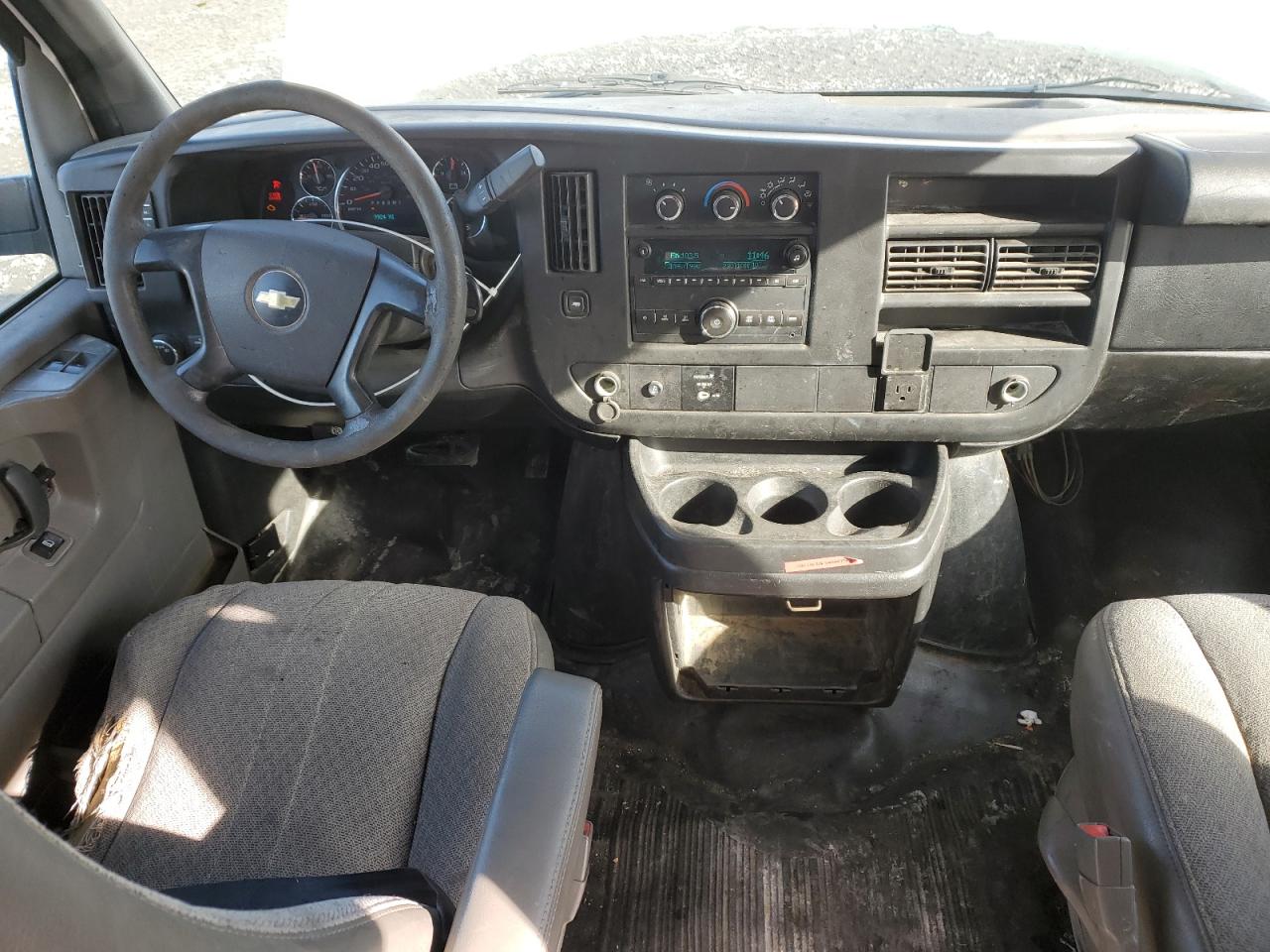 2015 Chevrolet Express - Image 8