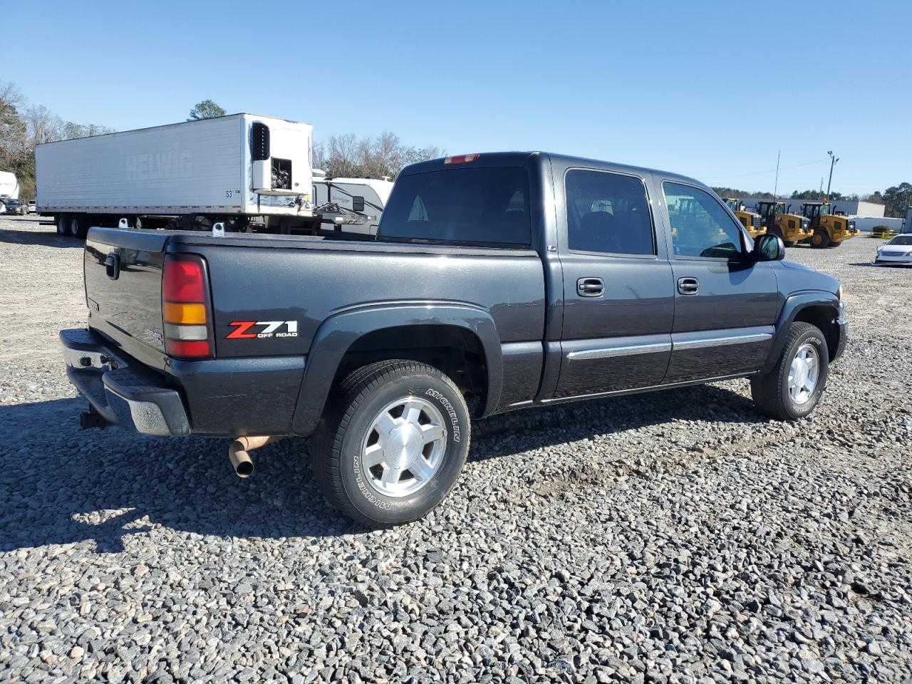2004 GMC Sierra - Image 3