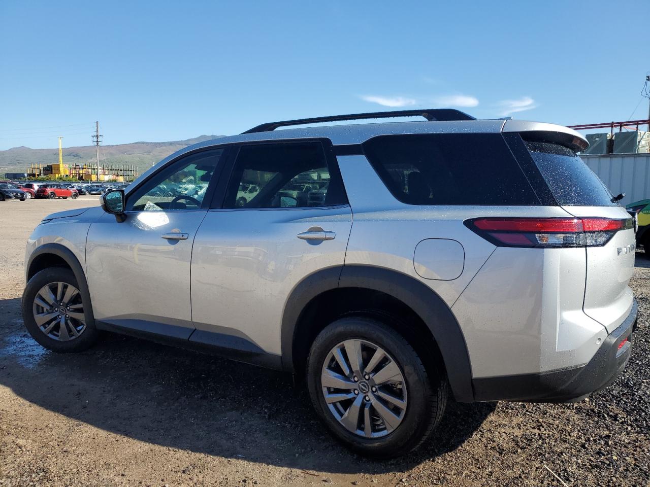 2024 Nissan Pathfinder - Image 2