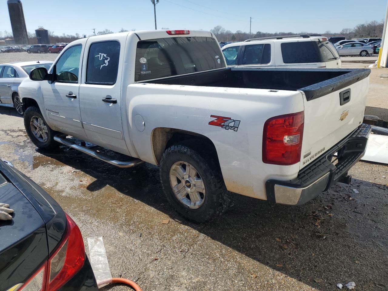2009 Chevrolet Silverado - Image 2