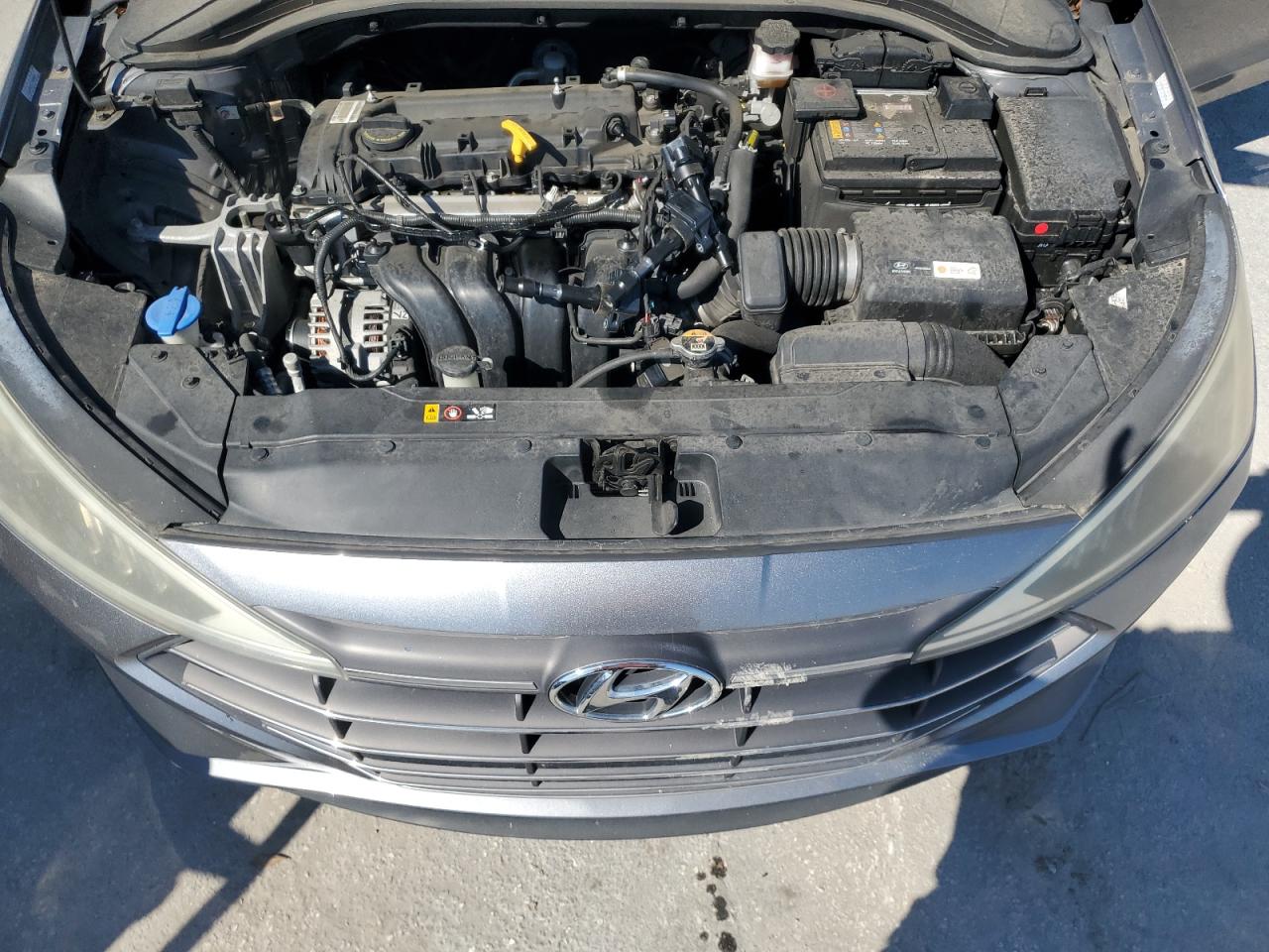2019 Hyundai Elantra - Image 11