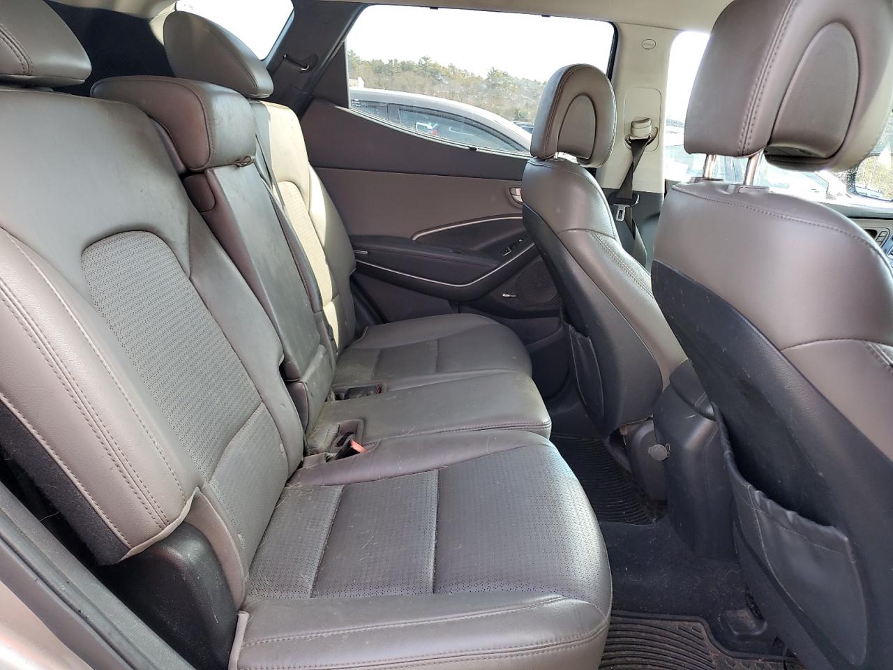 2014 Hyundai Santa Fe - Image 11