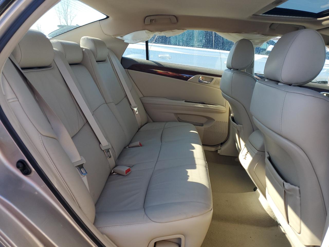 2008 Toyota Avalon - Image 10