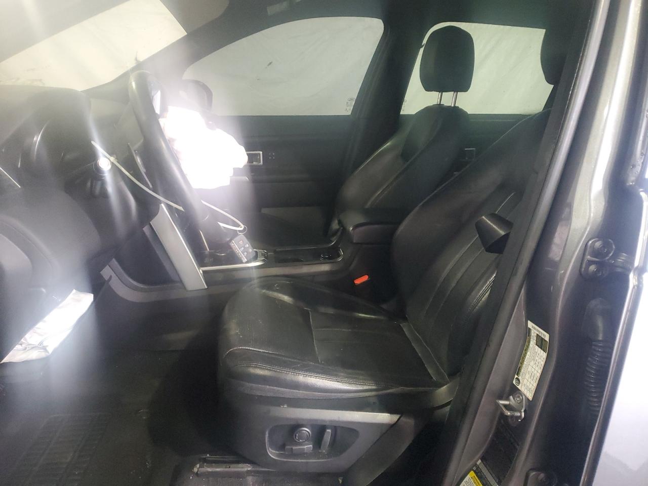 2017 Land Rover Discovery - Image 7
