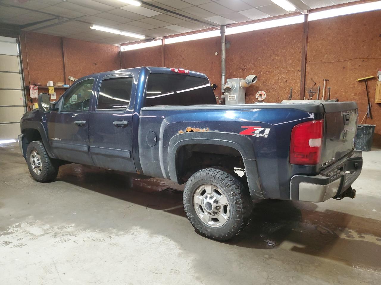 2011 Chevrolet Silverado - Image 2