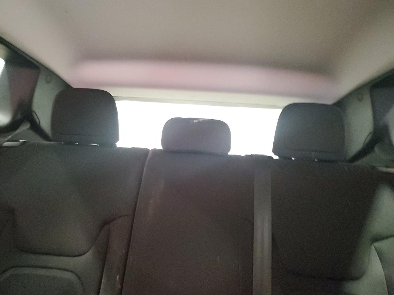 2018 Jeep Renegade - Image 10