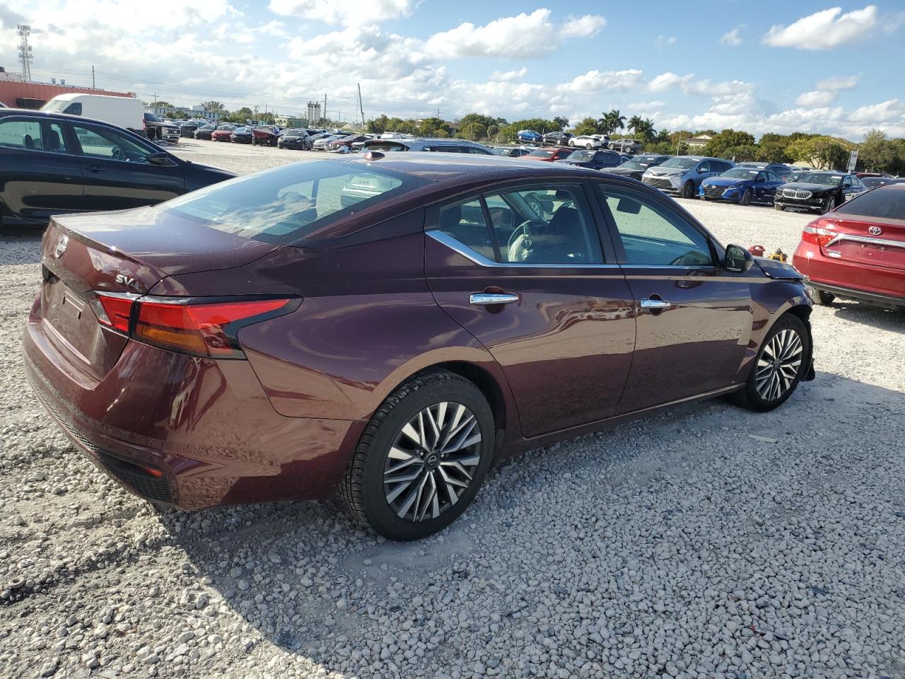 2024 Nissan Altima - Image 3