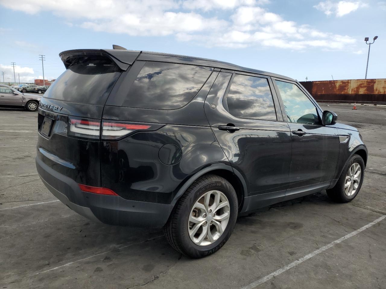2020 Land Rover Discovery - Image 3