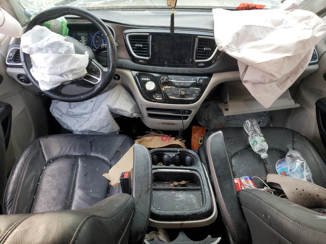 2019 Chrysler Pacifica - Image 8