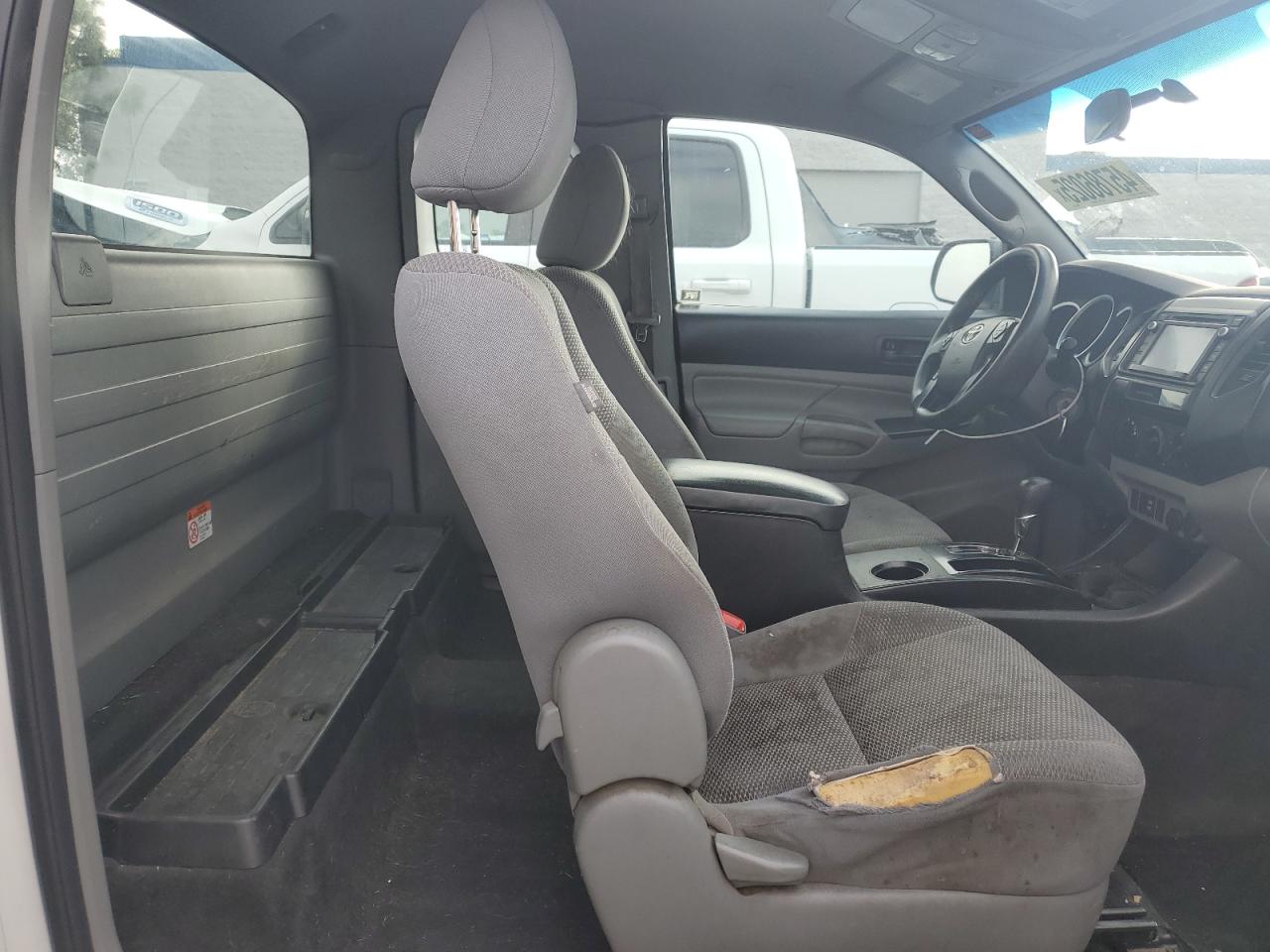2015 Toyota Tacoma - Image 10