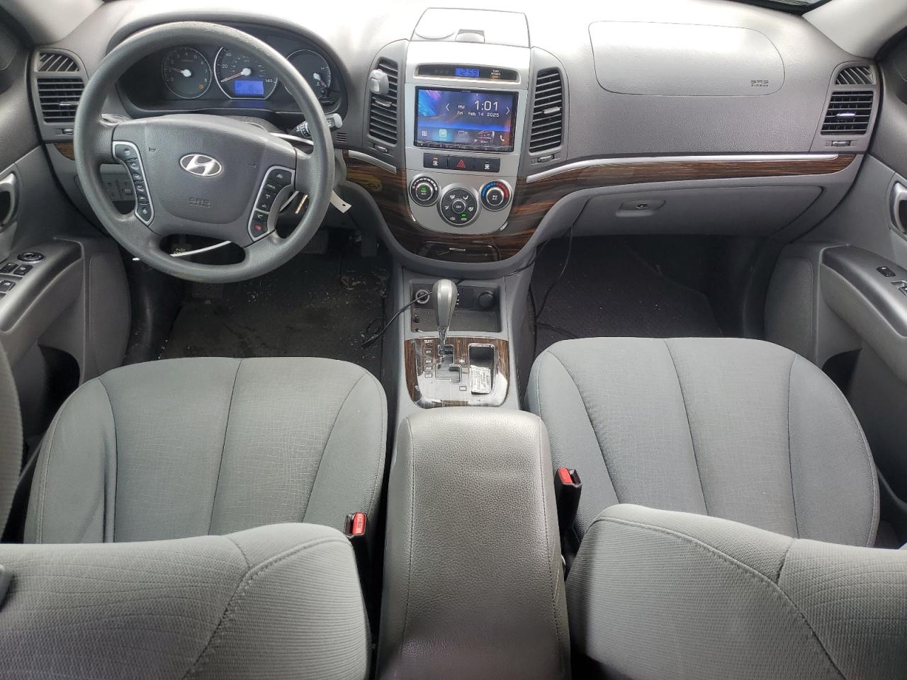 2012 Hyundai Santa Fe - Image 8