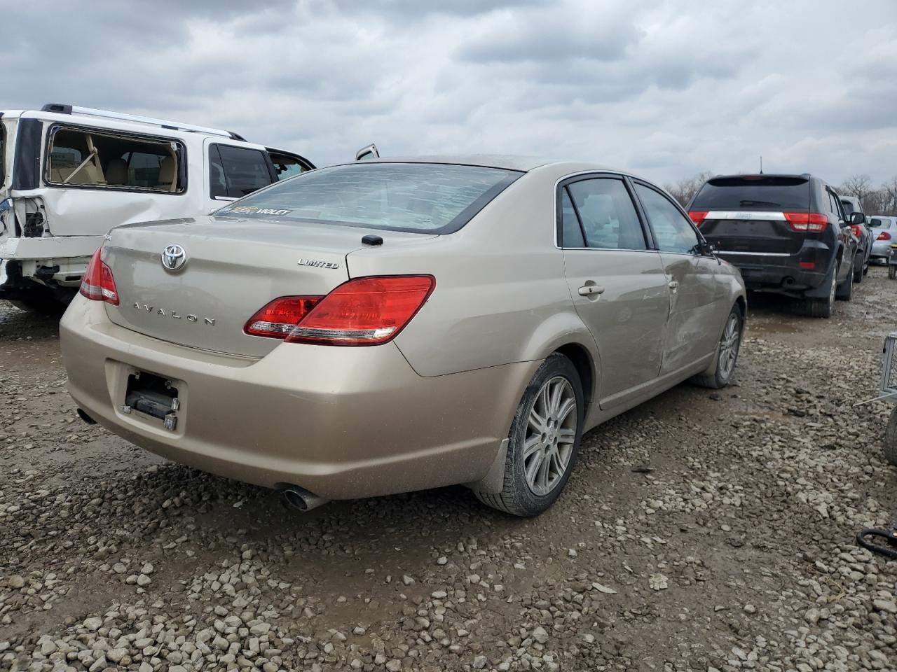 2006 Toyota Avalon - Image 3